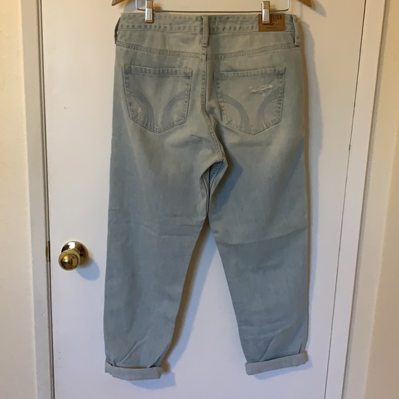 NWOT Hollister high waisted mom jeans - Picture 3 of 4